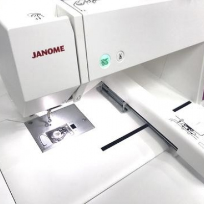 Janome Memory Craft 230E